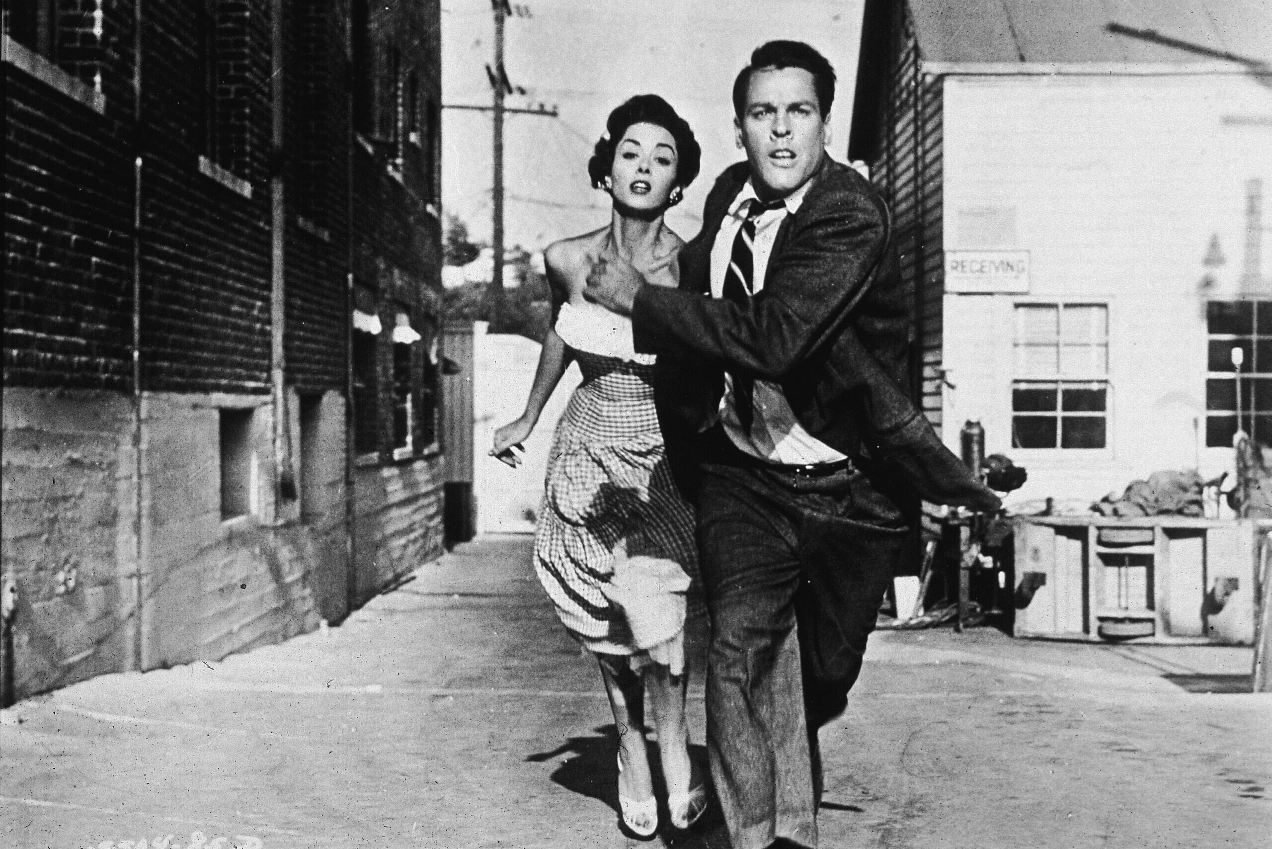 Still of Kevin McCarthy and Dana Wynter in the 1956 film Invasion of the Body Snatchers
