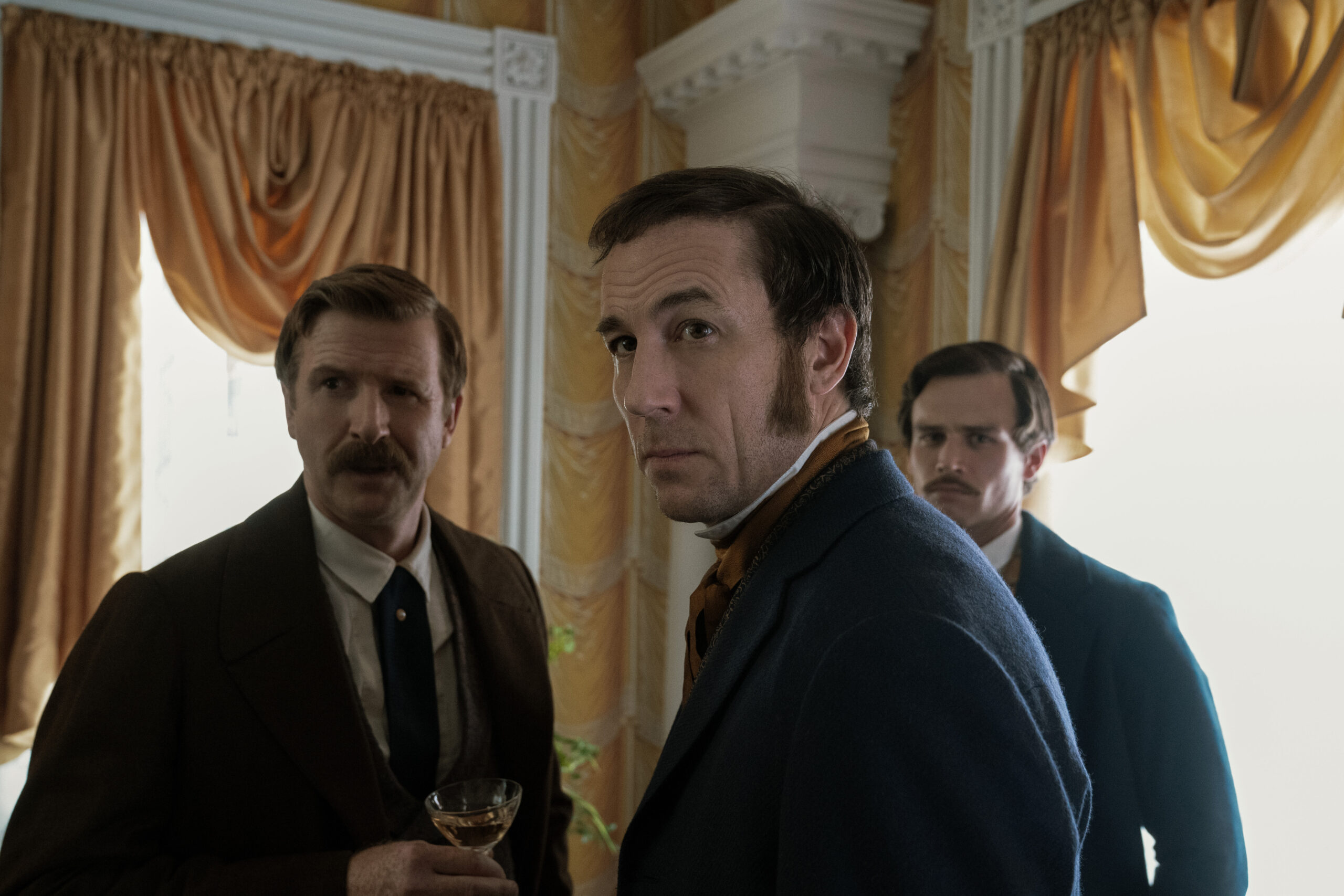 Tobias Menzies in Manhunt