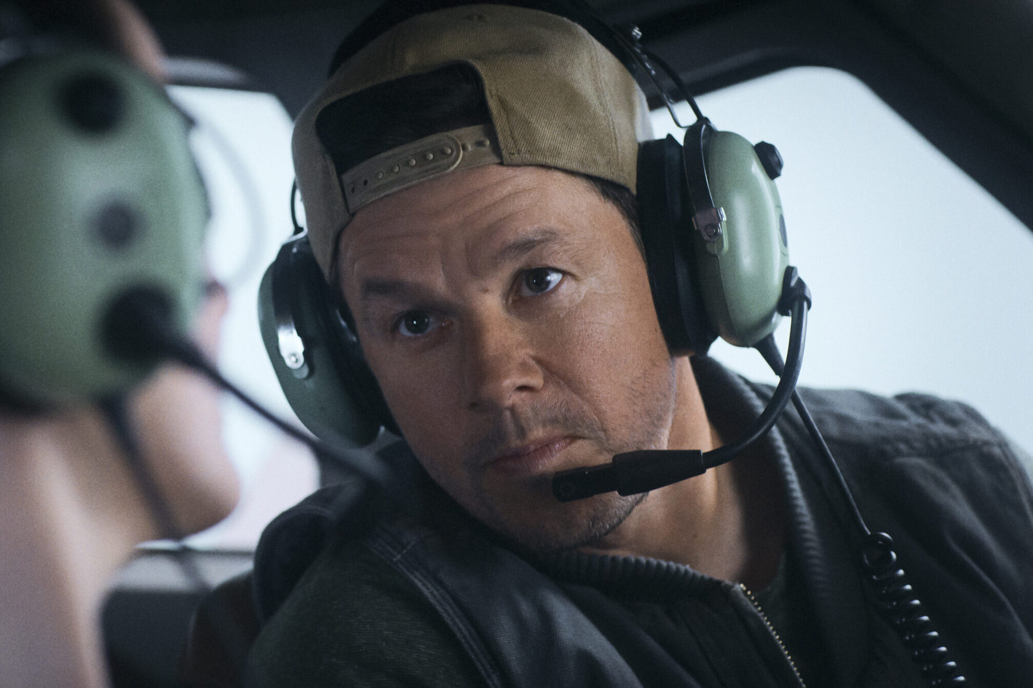 Flight Risk Preview: Mark Wahlberg, Michelle Dockery, and Topher Grace Star in This High-Suspense Thriller Mark Wahlberg in Flight Risk