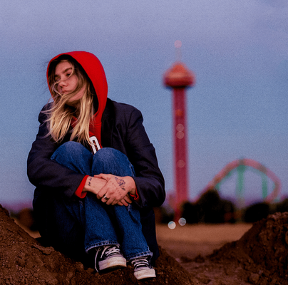 Carlie Hanson’s ‘too late to cry’ Peels Back The Pop-Punk Attitude — EP Review Carlie Hanson - 'too late to cry' EP review