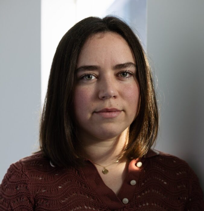 Headshot for Katie Simon.