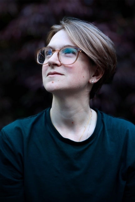 Emma Hinds_Author Photo - Eulalie Magazine Emma Hinds headshot.