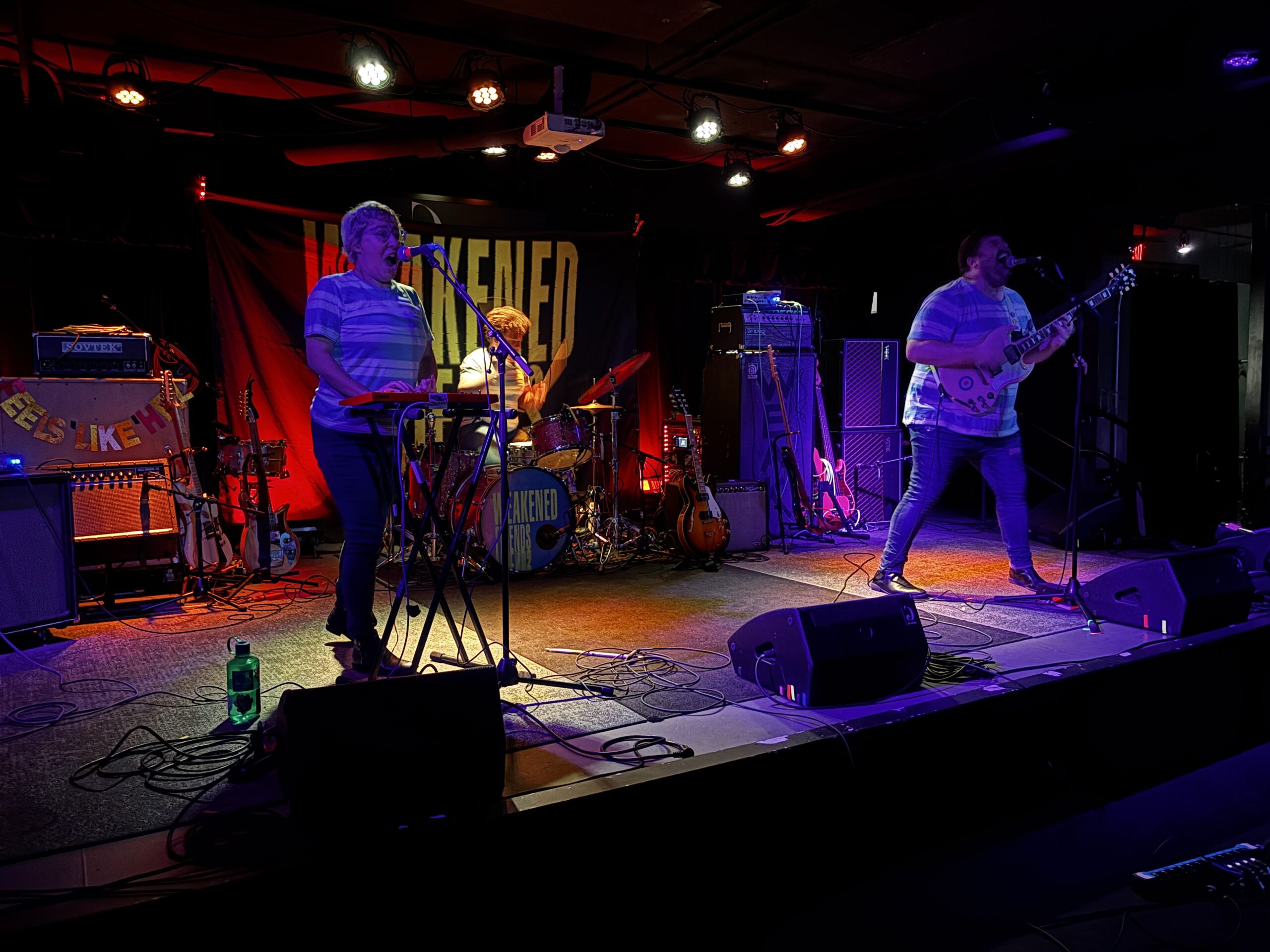 Weakend Friends Brings Their Unrelenting Energy To The Stage 