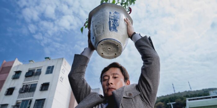 No Other Choice Review: The Secret to Success Lee Byung-hun as Yoo Man-su in No Other Choice (c) CJ Entertainment