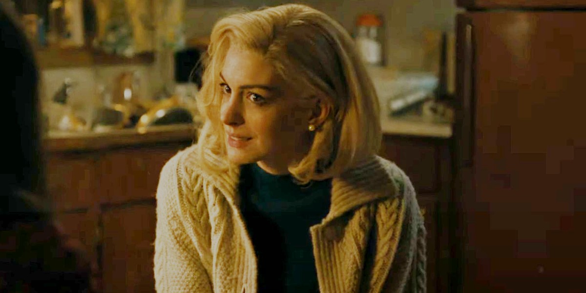 Anne-Hathaway-Rebecca-Eileen - Eulalie Magazine Top 10 Anne Hathaway Performances Anne Hathaway as Rebecca Saint John in'Eileen' (Photo Courtesy of Neon)