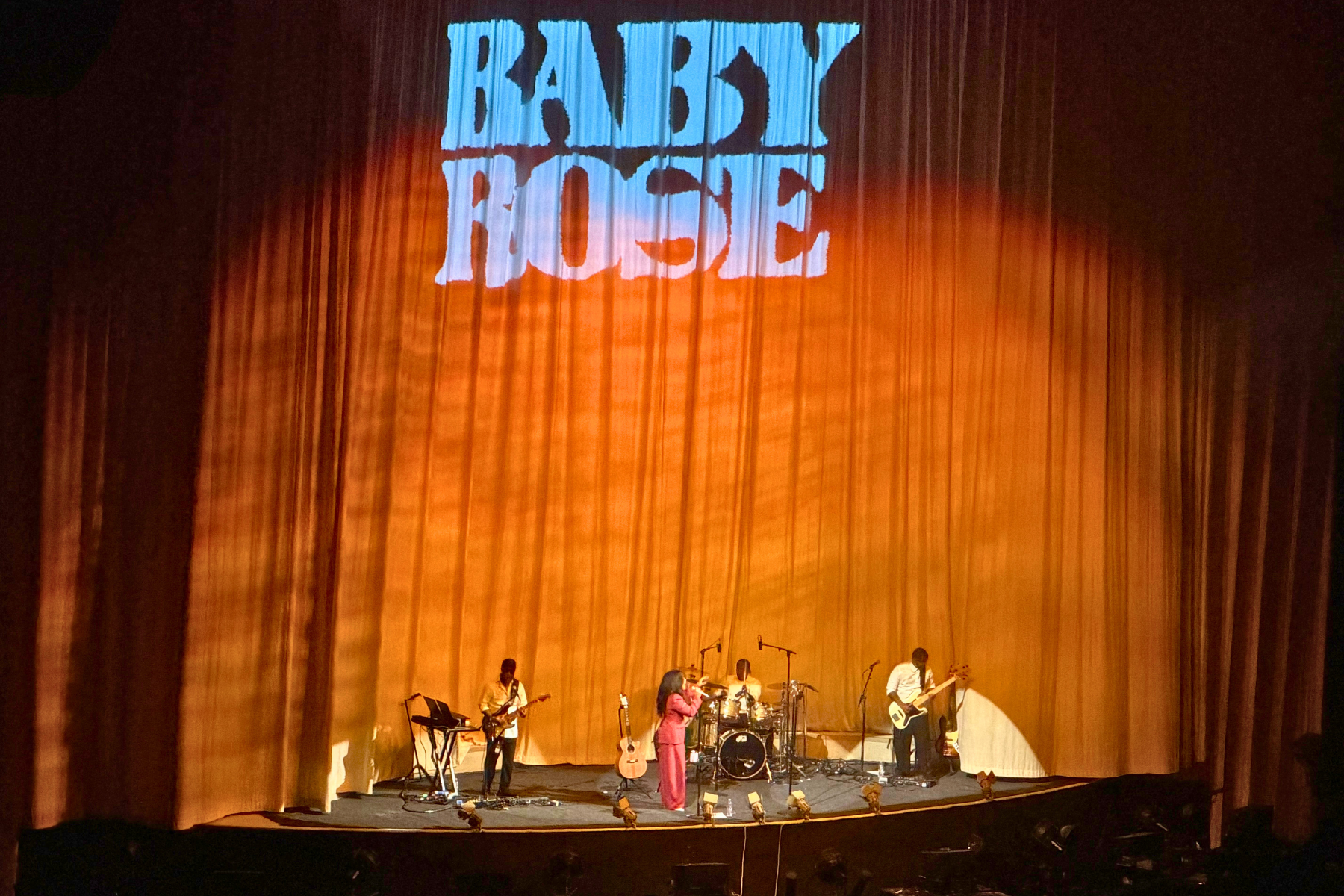 Baby Rose- The Art of Loving Tour - Eulalie Magazine Olivia Dean The Art of Loving Tour: A Night Full of Joy