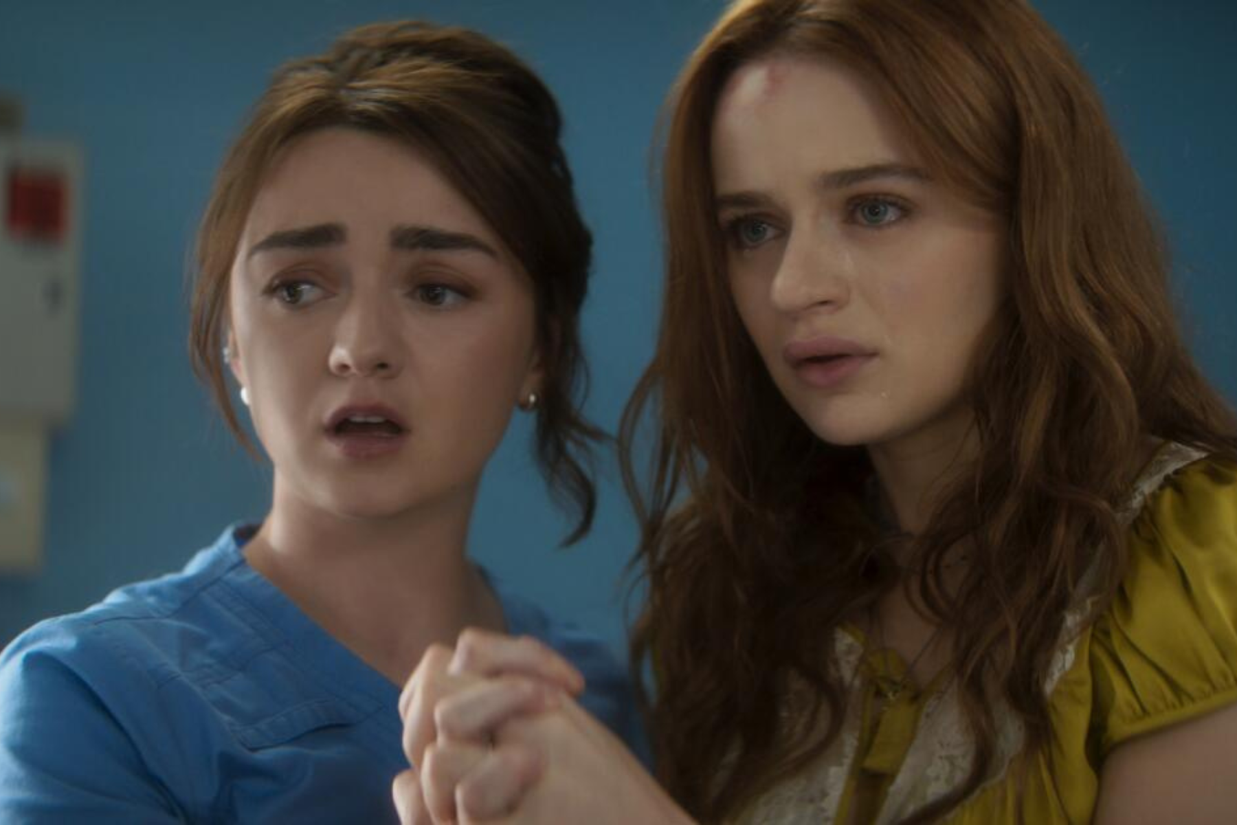 Maisie Williams as Antonia Owens & Joey King as Kylie Owens in Practical Magic 2 - Eulalie Magazine Practical Magic 2 Review: Family Is the Real Magic